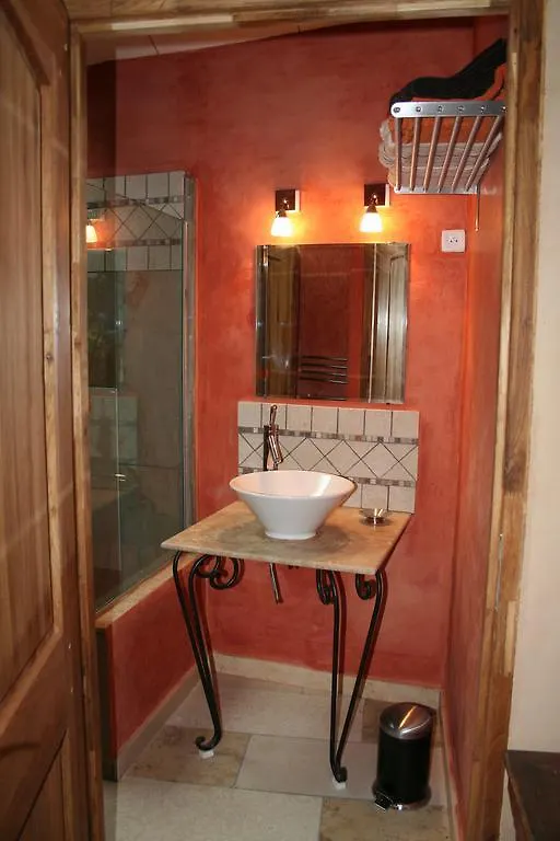 Guest house Chambre D'Hotes La Romarine Barnave